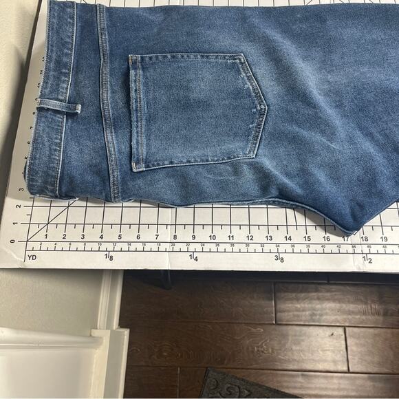 Lane Bryant Distressed Boyfriend Denim Jeans Flex Magic Waistband NWT 28 Plus Sz - Picture 15 of 16